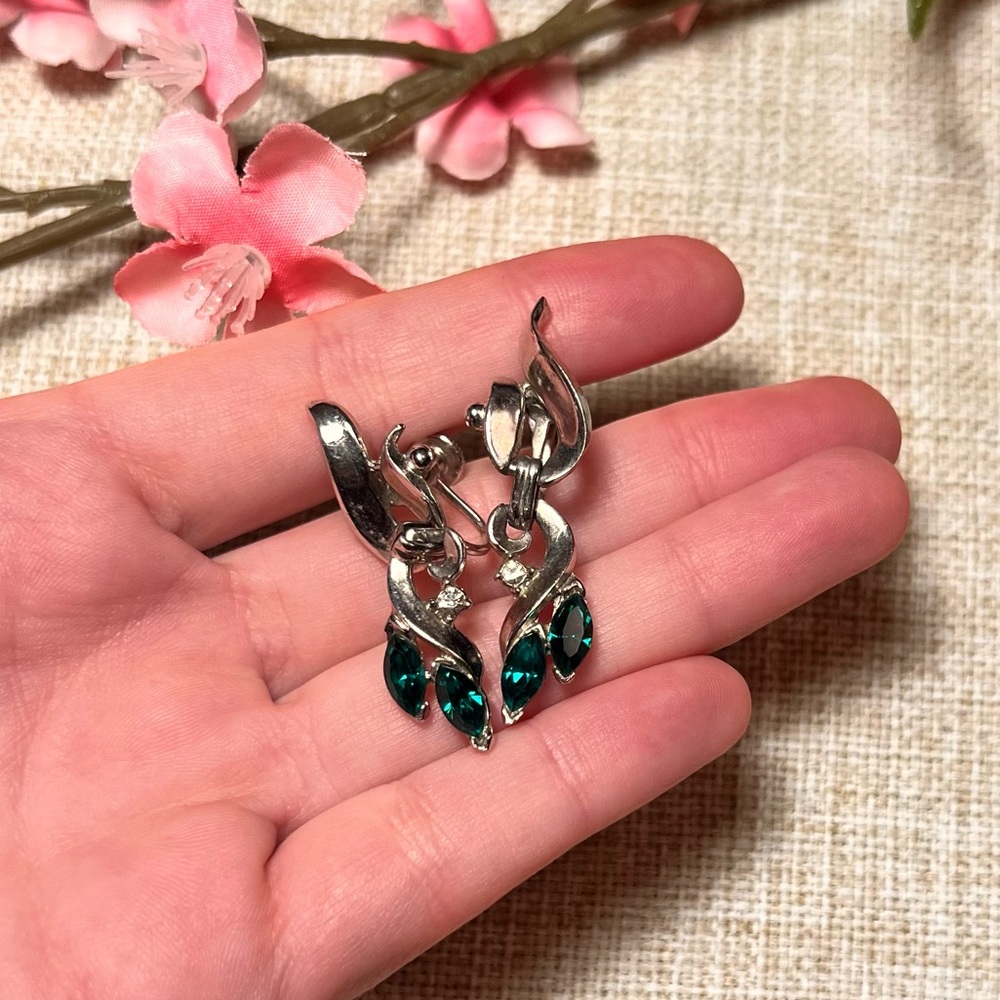Clip-On Silver Drop Vintage Earrings with Emerald Green Gemstones